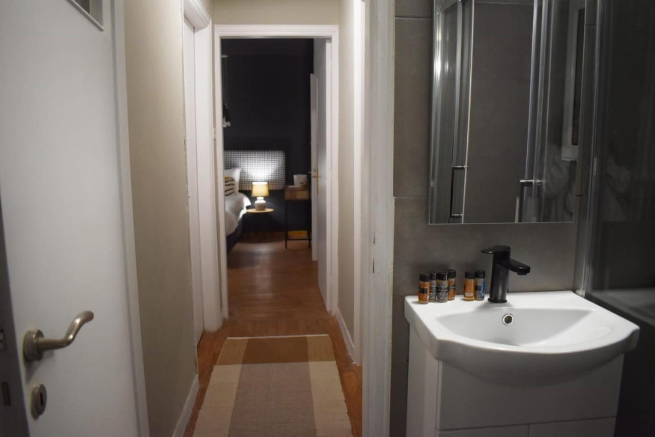 Apartment Location...acropolis! *